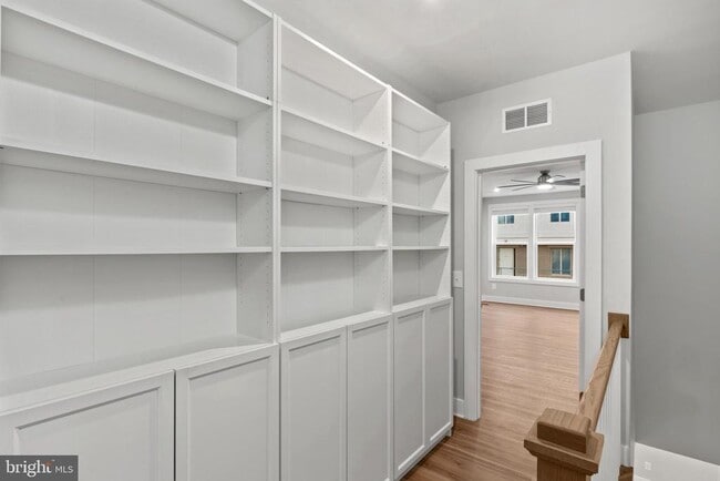 Building Photo - 1704 Bandit Loop