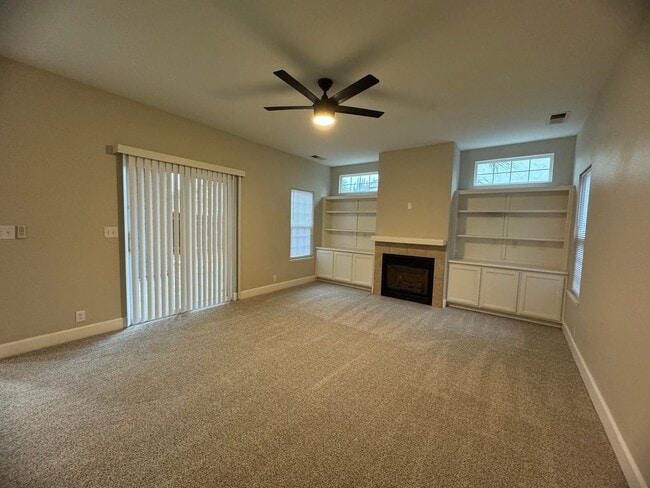 Building Photo - Available NOW - Stunning 3 Bed, 3 Bath Home in North Chico