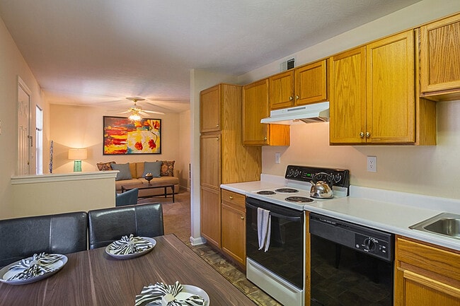 Gentry - Kitchen - Lyndon Crossings Apartments