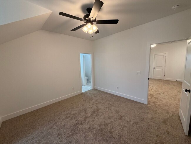 Building Photo - New Build 3 Bed 2.5 Bath Townhome in Shelbyville with a Move in Special