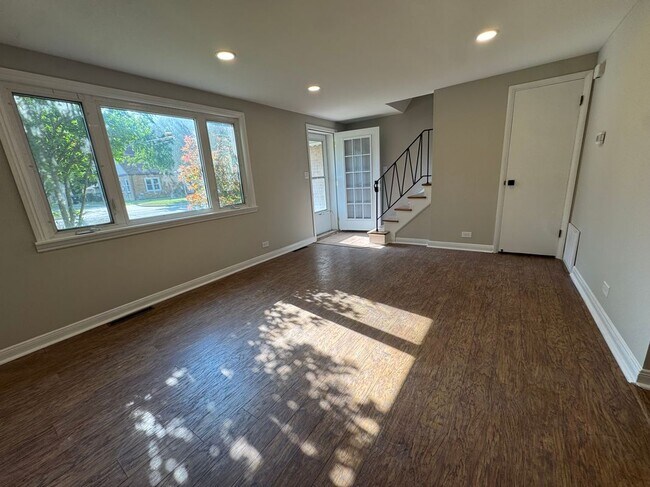Building Photo - 3820 Forest Ave