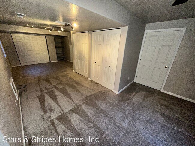 Building Photo - 4 br, 2.5 bath House - 19014 E. Prentice C...