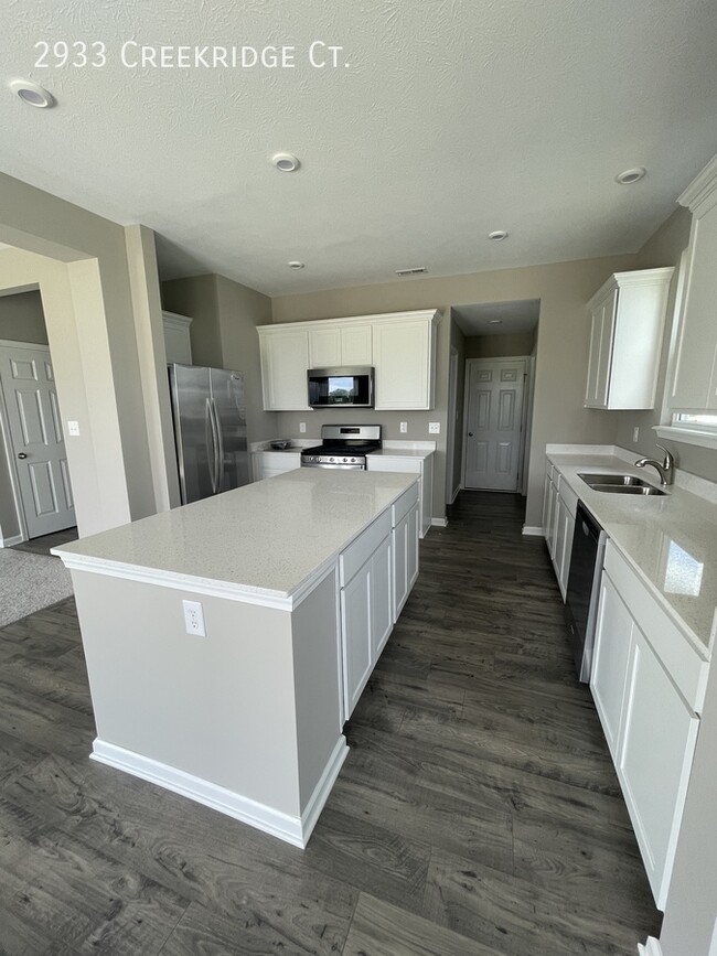 Building Photo - 2933 Creekridge Ct
