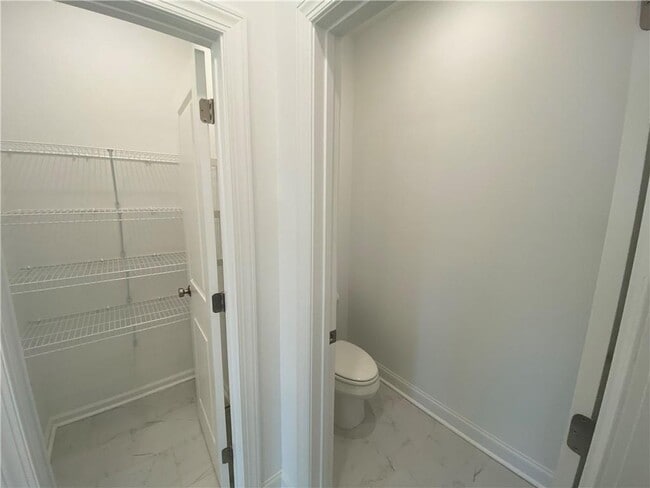 Building Photo - 805 Green Sapling Trl