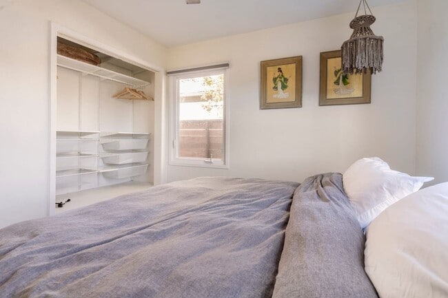 Building Photo - Renovated Two Bedroom West Napa Bungalow