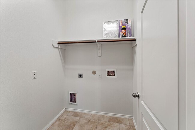 Building Photo - 1602 Eden Meadows Dr