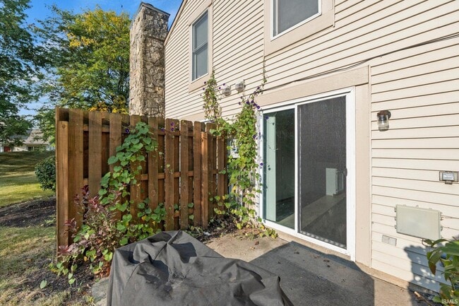 Building Photo - 6104 Crofton Dr