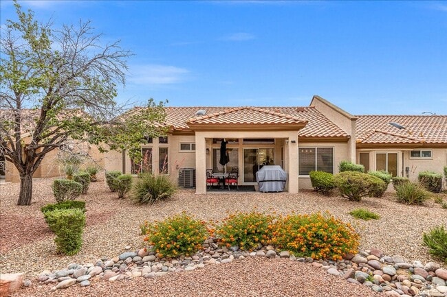 Building Photo - Beautifully Updated 2bd Sun City Summerlin Home with Resort-Style Amenities