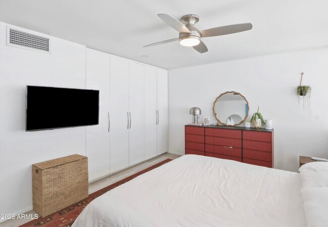 Building Photo - 4411 N 40th St