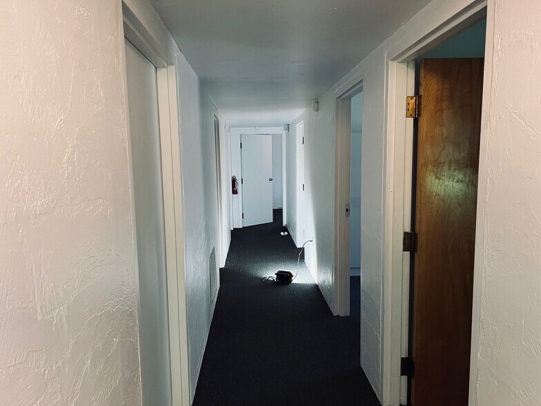 Building Photo - 223 N Lincoln St