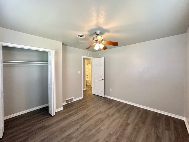 Building Photo - 1502 NW 47th St