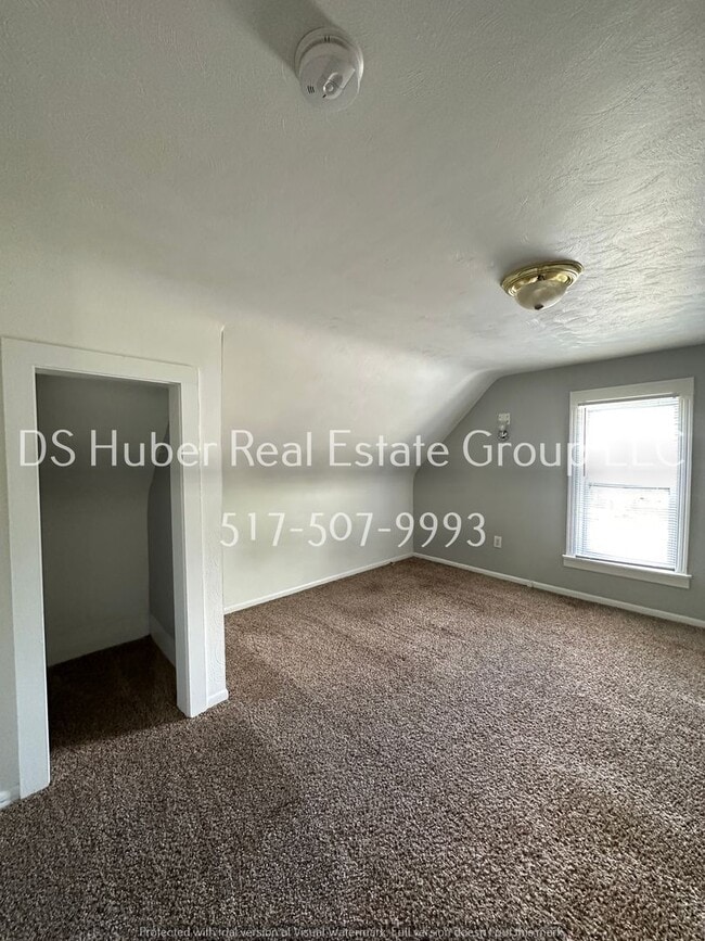 Building Photo - 1311 W Ionia St