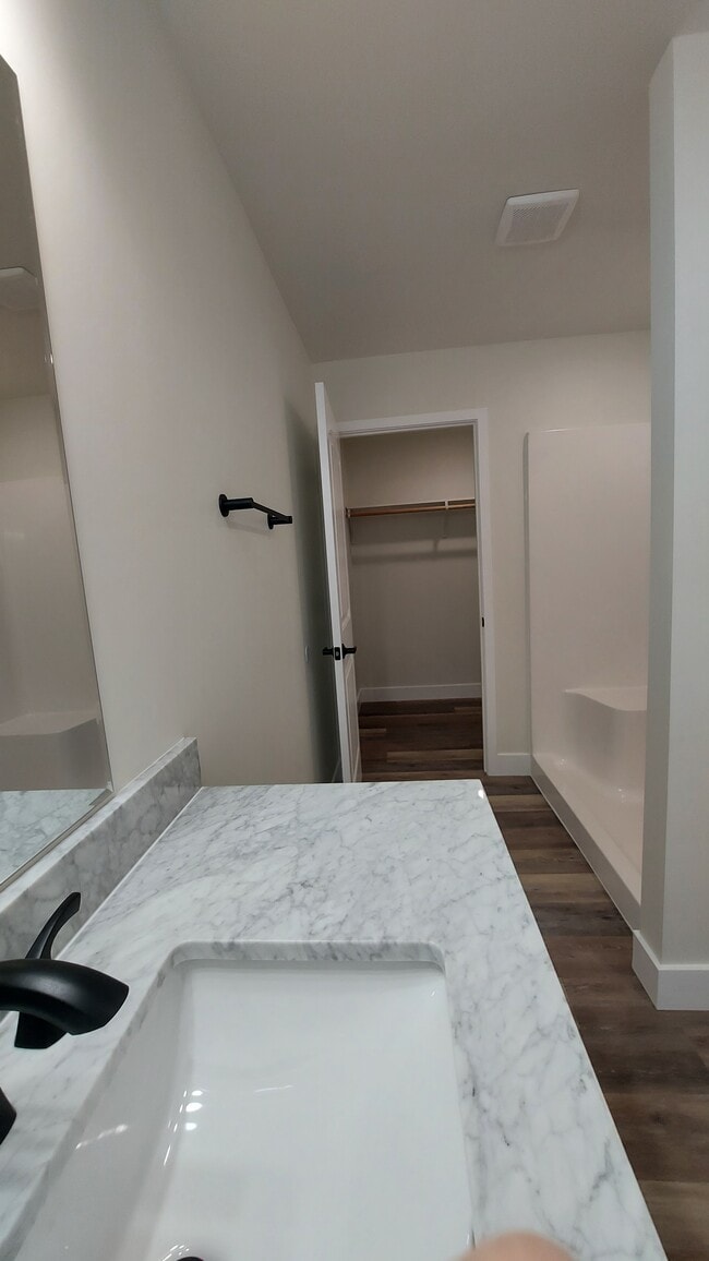 Building Photo - 1717 Talon St