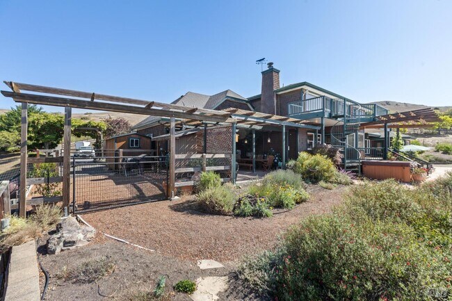 Building Photo - 6381 Nicasio Valley Rd