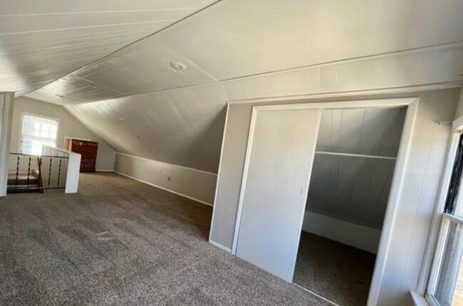 Building Photo - 1115 Berg Pl