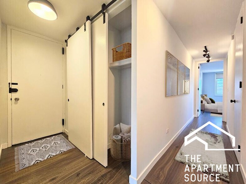 Building Photo - 1344 N Dearborn St