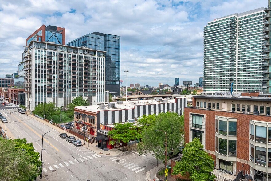 Building Photo - 657 W Fulton St