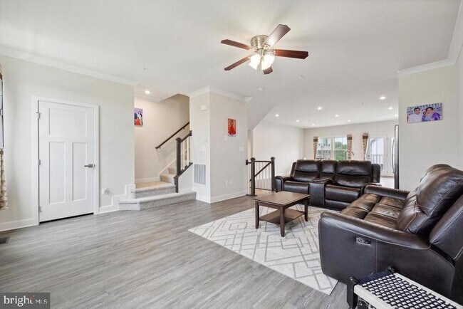 Building Photo - 6070 Fallfish Ct