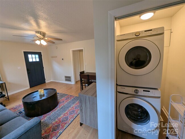 Building Photo - 25.5 Woodrow Ave