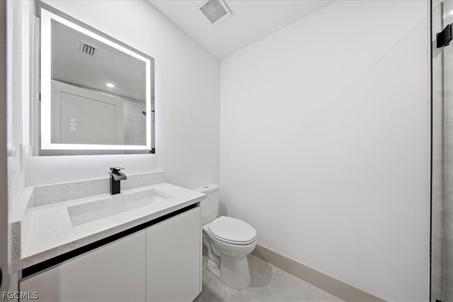 Building Photo - 541 Chalet Ave S