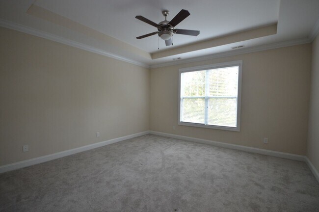 Building Photo - 542 Finnbar Dr