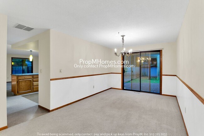 Building Photo - Lake Oswego Beauty! Three Bedroom Ranch Style On 1/4 Acre!