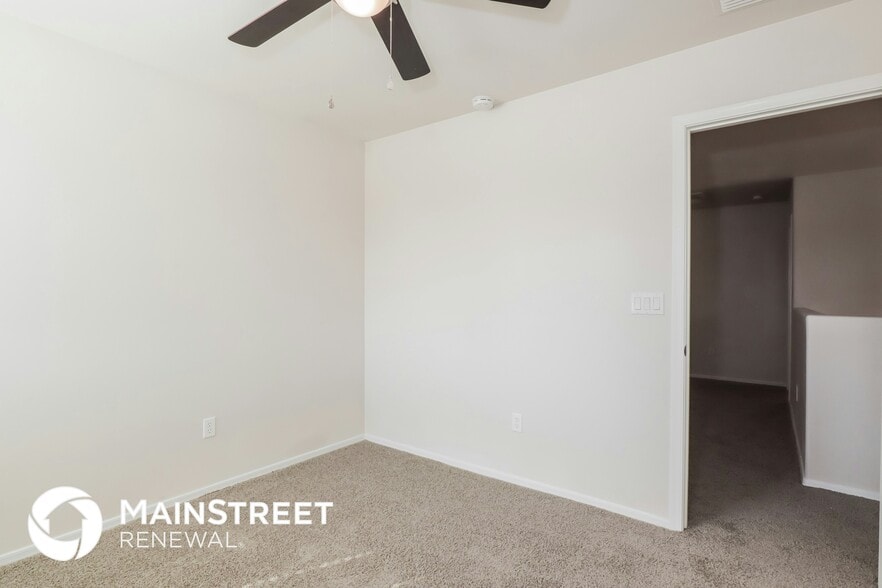 Building Photo - 1027 E Madera Grove Ln