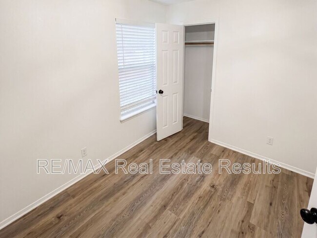 Building Photo - 1607 Timberline Dr