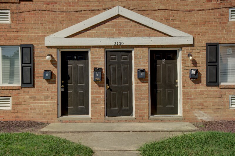 Building Photo - 2104 Phaup St