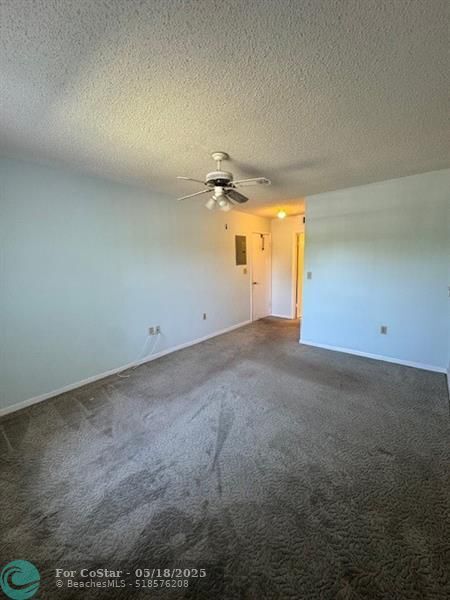 Building Photo - 4990 E Sabal Palm Blvd