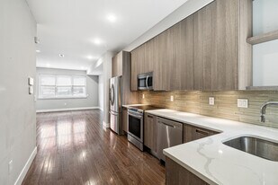 Building Photo - 912 N 16th St