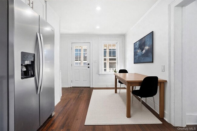 Building Photo - 76 N Kensico Ave