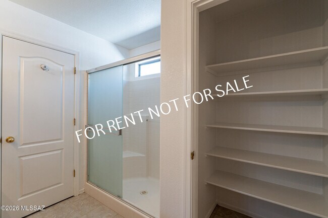 Building Photo - 2439 W Rousseau St