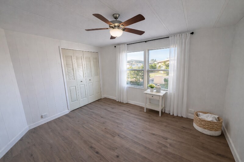 Building Photo - 204 52nd Ave Terrace E