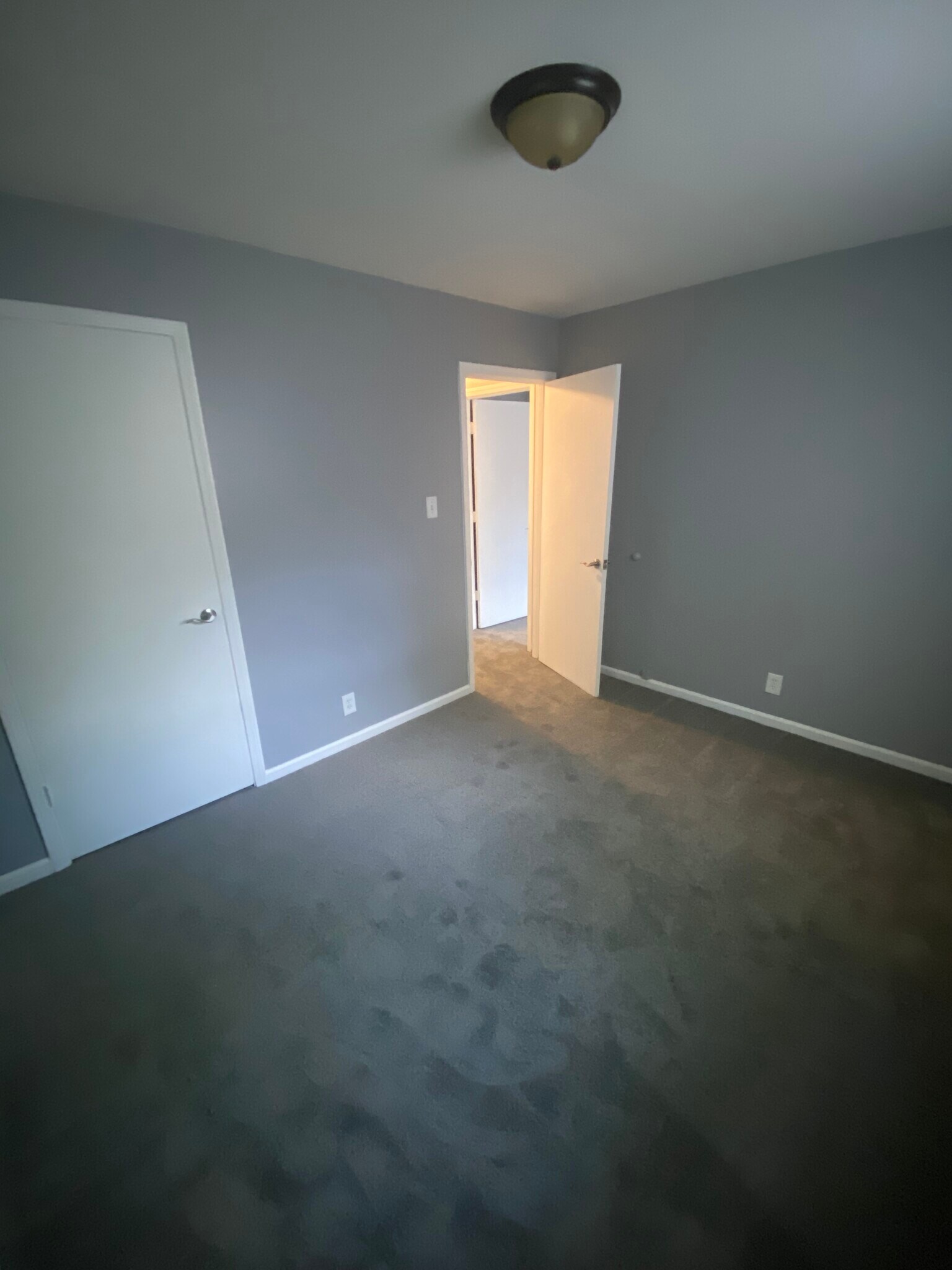 Building Photo - 391 Lancelot Ln