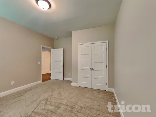 Building Photo - 265 Bexley Way