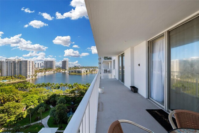 Building Photo - 2801 NE 183rd St