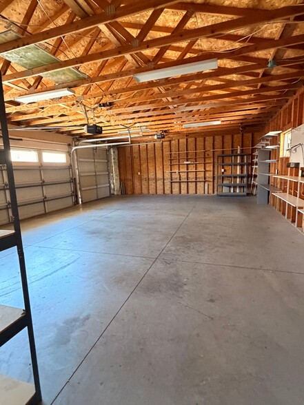 Building Photo - 1743 W Green Valley Ln