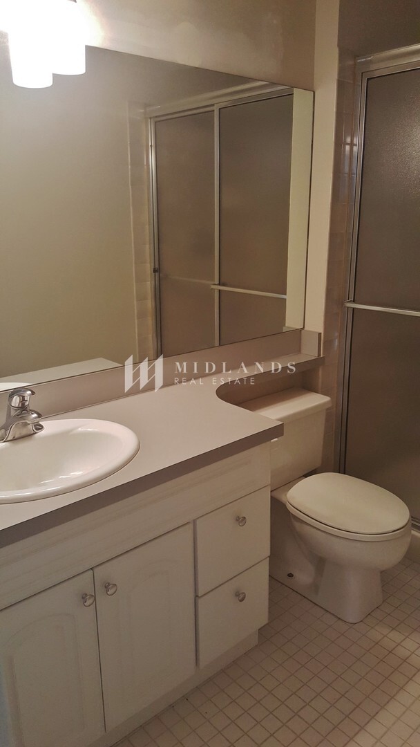 Building Photo - Stunning Updated Rockbrook Home