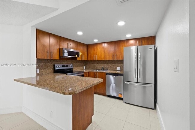 Building Photo - 8290 Lake Dr