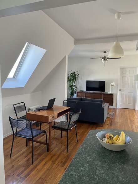 Building Photo - 6132 56th Dr