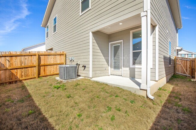 Building Photo - 7523 Gramercy Wy