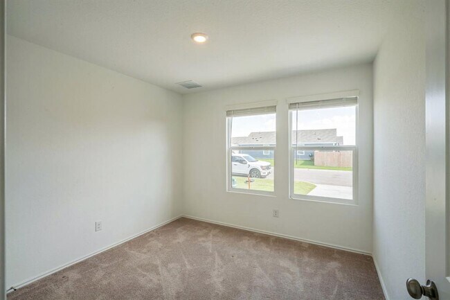 Building Photo - 505 Sergeant Murphy Rd