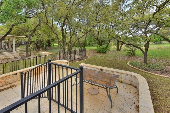 Building Photo - 200 San Saba Dr