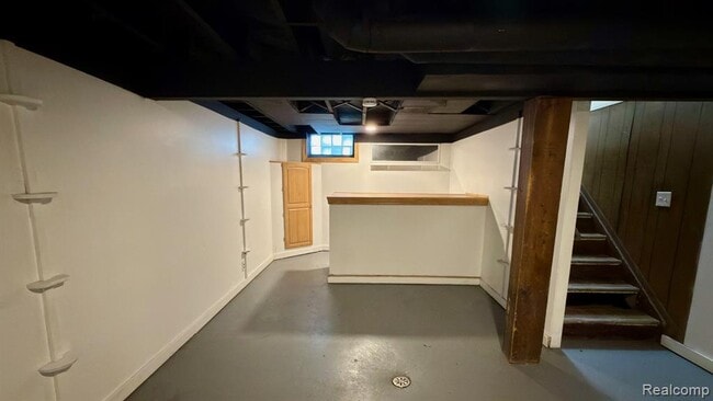 Building Photo - 855 John Daly St