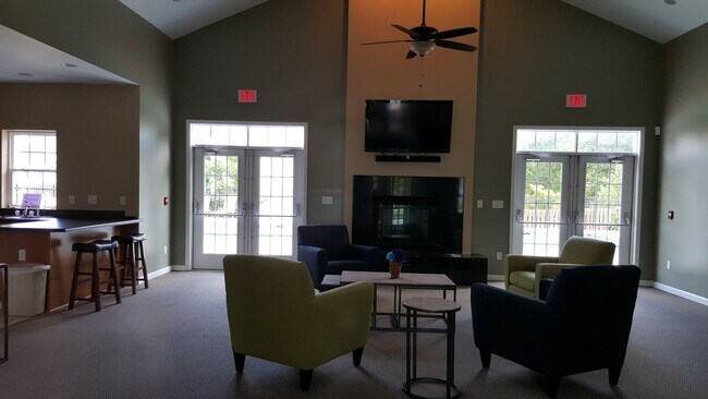 Building Photo - End unit Townhome in Riverwalk Townes