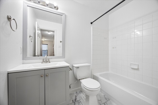 Building Photo - 1510 Robin St