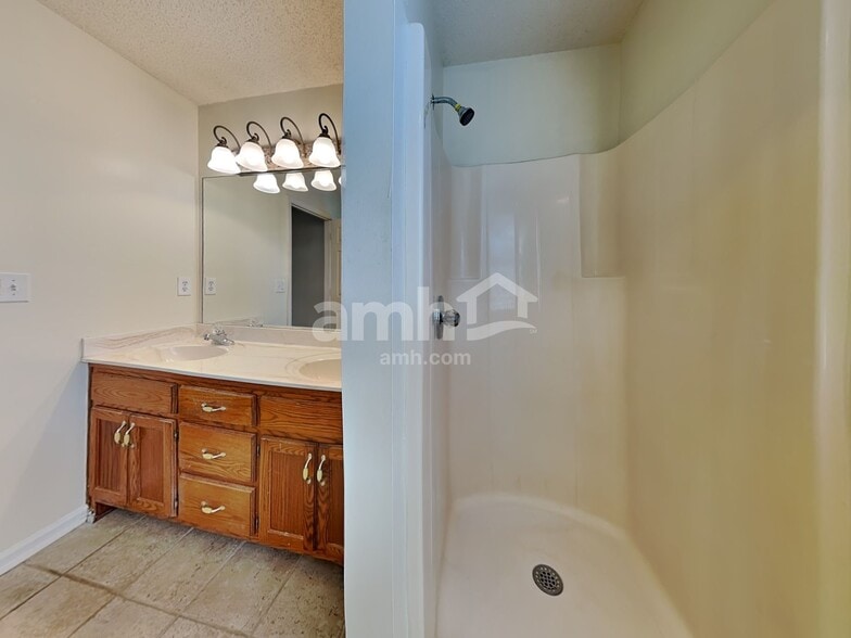 Building Photo - 241 Fairbrook Ln