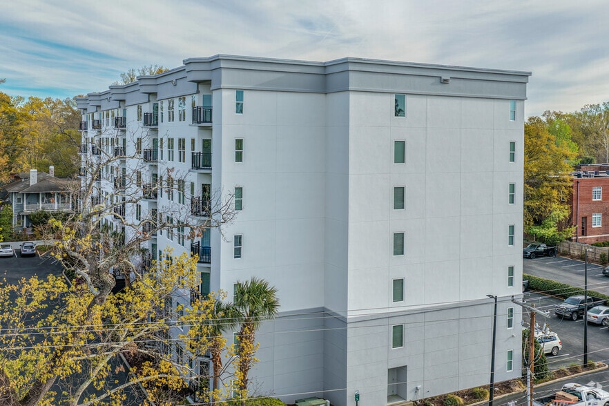 Building Photo - Devine & Heidt