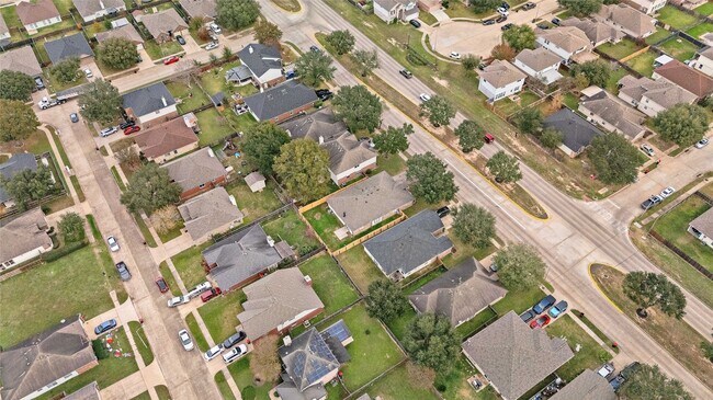 Building Photo - 6627 Greenhouse Rd